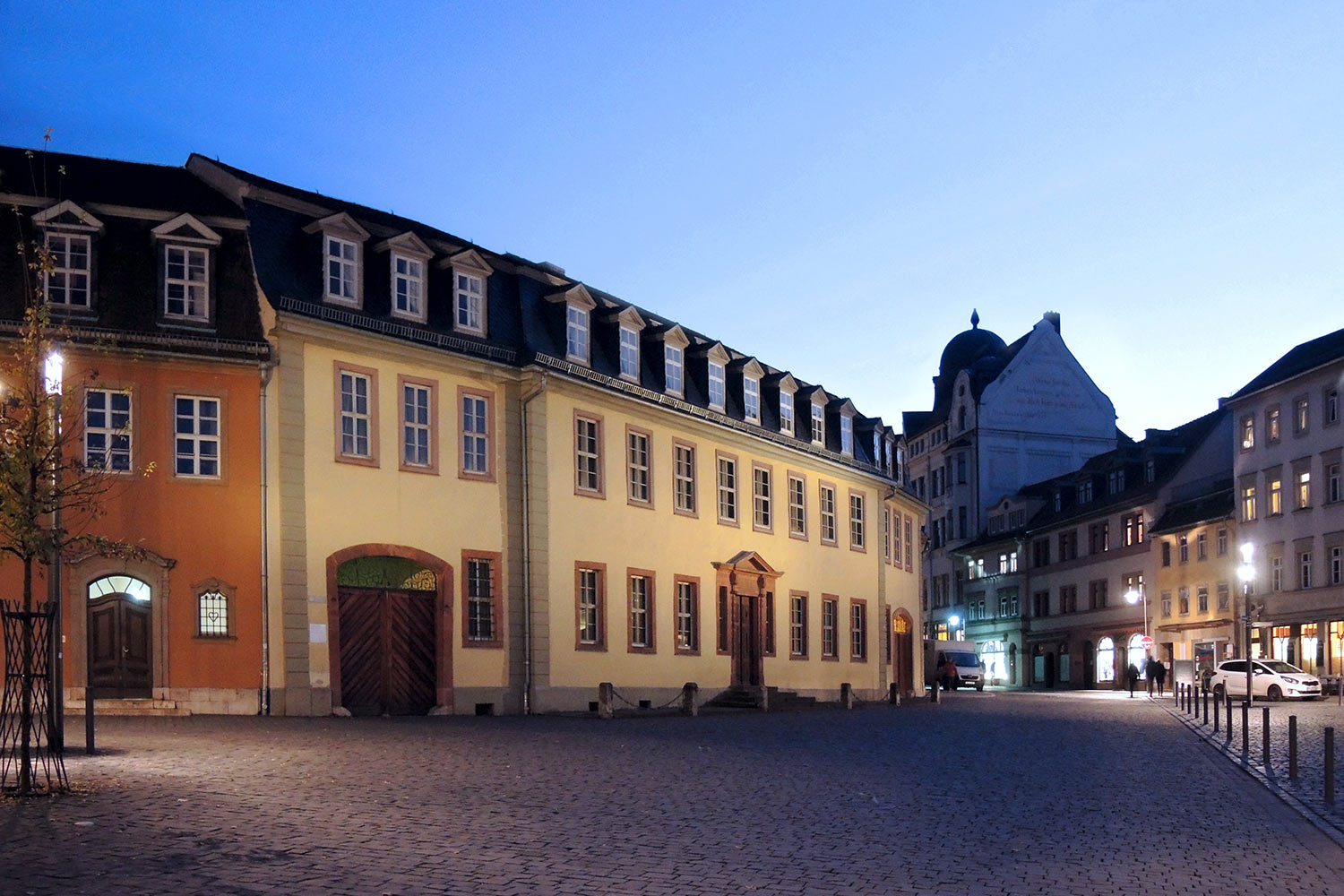 Weimar: Straßenbeleuchtung am Frauenplan . Vieselbacher Elektroservice GmbH (Foto: lichtraum, Torsten Müller)